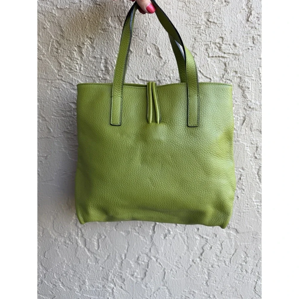 Vintage Green Burberry London Shark Tooth Clasp Tote Pebbled Leather - Picture 3 of 11